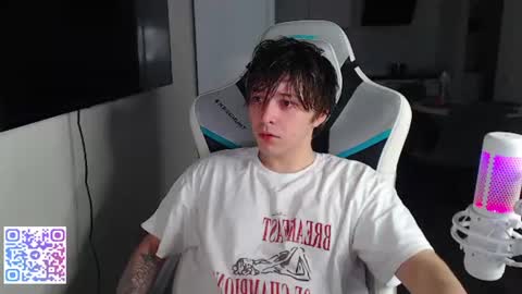 Snapshot of jayce_icestone chatting on June 27, 2026, 5:45 am Jayce online show from June 27, 2026, 5:45 am