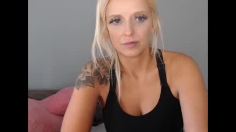 Snapshot of jaydenangel chatting on April 18, 2026, 4:55 pm Blondie Queen Jayden online show from April 18, 2026, 4:55 pm