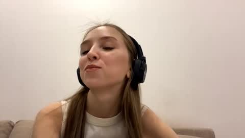 Isabella Rose online show from March 3, 2026, 2:12 pm