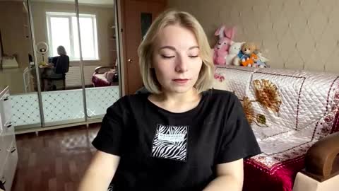 Snapshot of jaynafriess chatting on November 6, 2025, 8:48 am Mira online show from November 6, 2025, 8:48 am