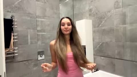 Snapshot of jaynatenner chatting on August 3, 2026, 8:46 am Eva online show from August 3, 2026, 8:46 am