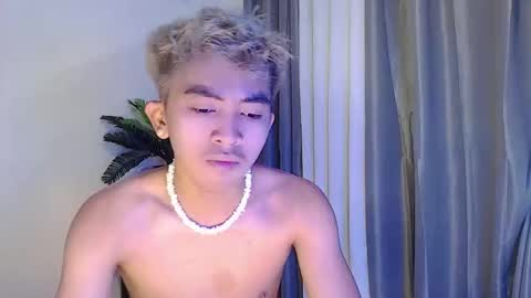 jaysee_hugecox online show from April 20, 2026, 1:14 pm