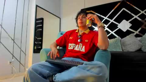 Snapshot of jaytaylorr chatting on July 1, 2026, 11:45 am Jay Taylor online show from July 1, 2026, 11:45 am