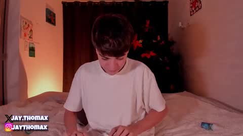 jaythomax online show from December 12, 2024, 2:26 am