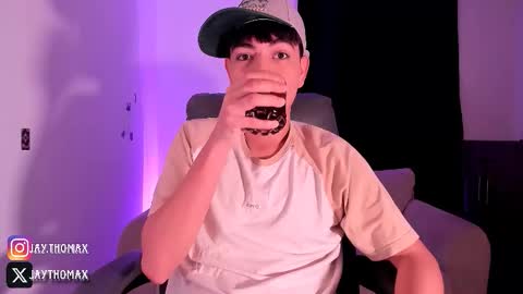 jaythomax online show from October 2, 2025, 12:06 am