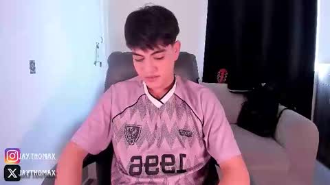 jaythomax online show from October 5, 2025, 9:24 pm