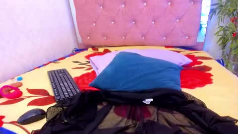 jazmin040_ online show from March 11, 2026, 12:22 pm