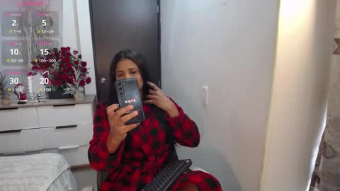 Snapshot of jazmin1000 chatting on December 24, 2024, 11:49 am valentin online show from December 24, 2024, 11:49 am