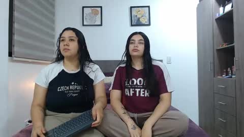 Jazmin and Scarlett online show from May 6, 2026, 3:46 am