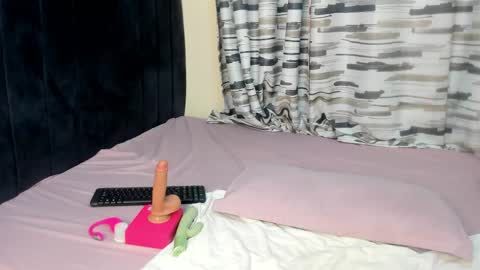 jazmin_jade online show from April 4, 2026, 3:16 am