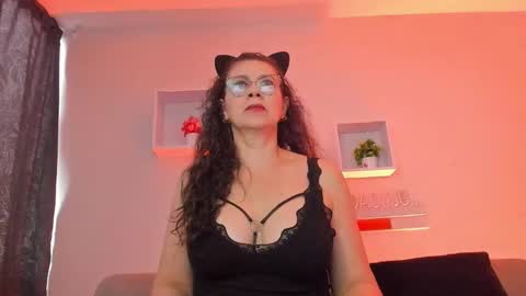 Jazmin online show from March 12, 2026, 1:17 pm