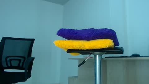 jazmin online show from February 26, 2025, 2:04 am