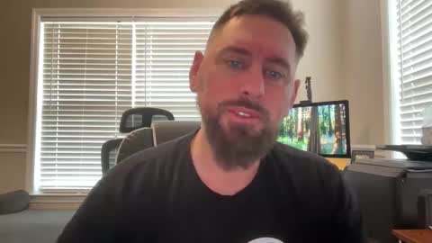 jazmine_jr_cruz online show from April 28, 2026, 4:12 pm