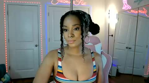Jazmine Fox online show from May 18, 2026, 4:46 pm