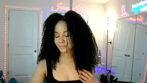 Jazmine Fox online show from June 3, 2026, 6:02 pm