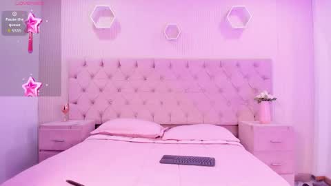 Jazminrusso  online show from April 13, 2026, 4:07 am