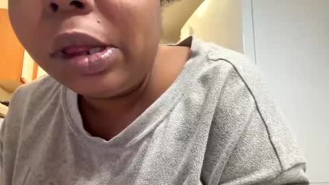 Snapshot of jccaramelbarbie12 chatting on January 20, 2025, 6:43 pm JCCaramelbarbie online show from January 20, 2025, 6:43 pm