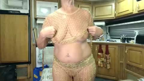 JCcurves online show from April 26, 2026, 4:54 am