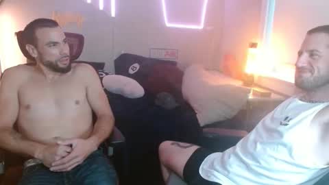 Snapshot of jcmax305 chatting on December 8, 2024, 12:19 pm JcMax305 online show from December 8, 2024, 12:19 pm