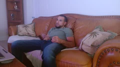 Snapshot of jcmax305 chatting on January 31, 2025, 12:51 pm JcMax305 online show from January 31, 2025, 12:51 pm