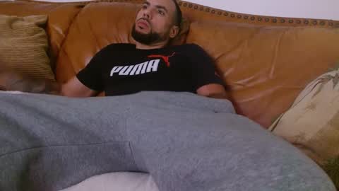 Snapshot of jcmax305 chatting on February 17, 2025, 5:47 am JcMax305 online show from February 17, 2025, 5:47 am