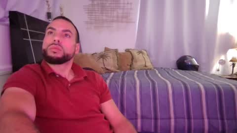 Snapshot of jcmax305 chatting on March 6, 2025, 4:17 pm JcMax305 online show from March 6, 2025, 4:17 pm