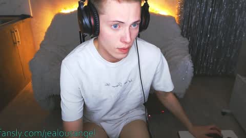 Snapshot of jealousangel chatting on February 7, 2025, 3:30 pm Angel online show from February 7, 2025, 3:30 pm