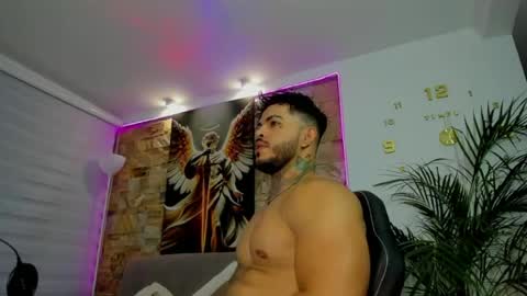 Jean  axelcrow       Modelo Independiente online show from May 12, 2026, 5:15 am