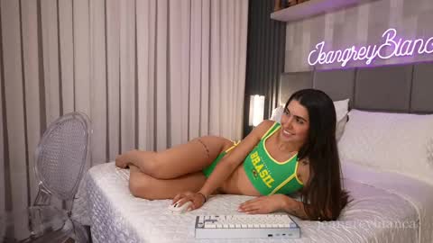 Snapshot of jeangreybianca chatting on June 2, 2026, 8:11 pm Bianca online show from June 2, 2026, 8:11 pm