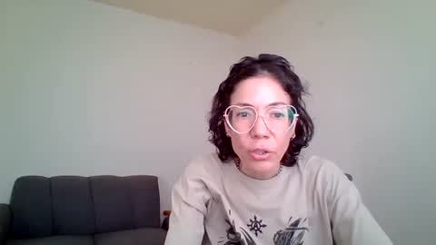 jeanneduval8888 online show from June 4, 2026, 11:44 pm