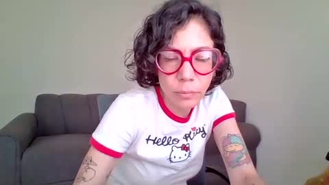 jeanneduval8888 online show from June 5, 2026, 11:10 pm