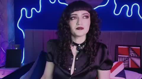 Snapshot of jeannesabatier chatting on June 23, 2026, 7:01 pm Jean online show from June 23, 2026, 7:01 pm