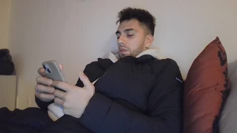 Snapshot of jeanpierbello7 chatting on December 16, 2024, 3:30 am jean pier bello Silva online show from December 16, 2024, 3:30 am