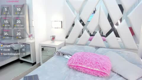 Snapshot of jeen_taylor chatting on February 18, 2025, 1:32 am Jeen Taylor online show from February 18, 2025, 1:32 am