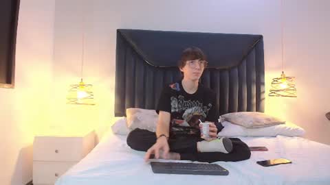 Snapshot of jeffbellfort chatting on July 3, 2026, 8:59 pm JeffBellfort online show from July 3, 2026, 8:59 pm