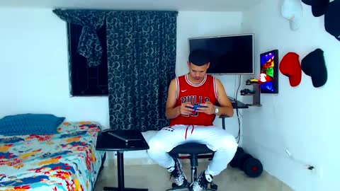 jeffer21_hot online show from February 20, 2025, 5:12 am