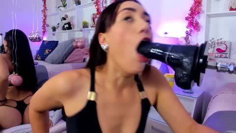 Snapshot of jehnmorris chatting on December 5, 2024, 3:28 pm Jehn online show from December 5, 2024, 3:28 pm