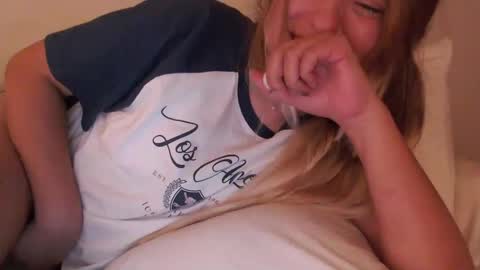 Snapshot of jei_sexysweet chatting on January 10, 2025, 4:01 am jei online show from January 10, 2025, 4:01 am