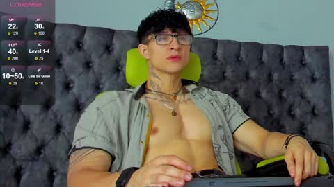 Snapshot of jeins_carter chatting on December 7, 2024, 1:40 pm JC online show from December 7, 2024, 1:40 pm