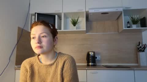 Snapshot of jelly_cherry chatting on December 11, 2024, 9:19 am Emily online show from December 11, 2024, 9:19 am