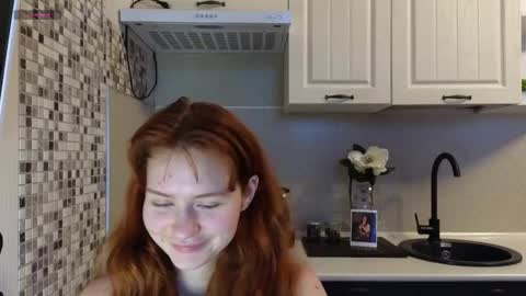 Snapshot of jelly_cherry chatting on February 3, 2025, 6:45 am Emily online show from February 3, 2025, 6:45 am