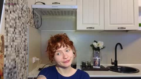 Snapshot of jelly_cherry chatting on February 6, 2025, 6:40 am Emily online show from February 6, 2025, 6:40 am
