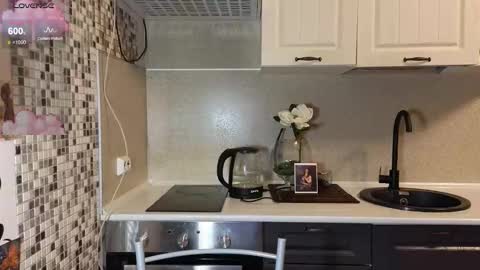 Snapshot of jelly_cherry chatting on October 13, 2025, 8:20 pm Emily online show from October 13, 2025, 8:20 pm