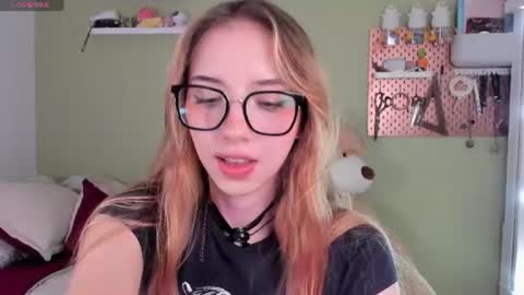 Jelly  online show from June 17, 2026, 1:41 am