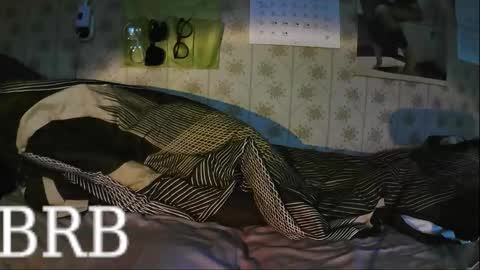 jellykulli online show from December 5, 2025, 9:18 am