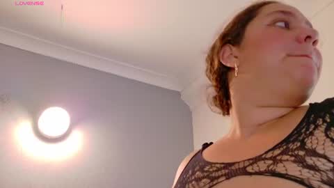 Jena  online show from July 3, 2026, 7:53 pm
