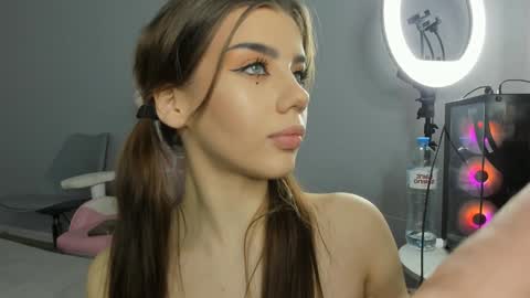 Dolly online show from January 24, 2025, 7:28 pm