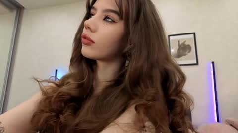 Snapshot of jenie_fire chatting on May 27, 2026, 1:30 pm Dolly online show from May 27, 2026, 1:30 pm