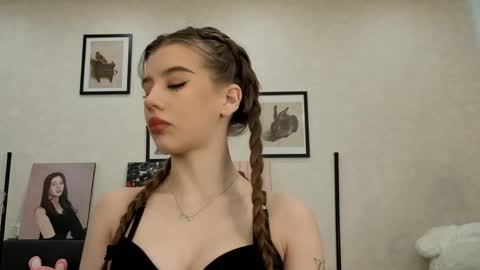 Snapshot of jenie_fire chatting on May 31, 2026, 1:29 pm Dolly online show from May 31, 2026, 1:29 pm