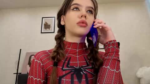 Snapshot of jenie_fire chatting on June 5, 2026, 1:28 pm Dolly online show from June 5, 2026, 1:28 pm